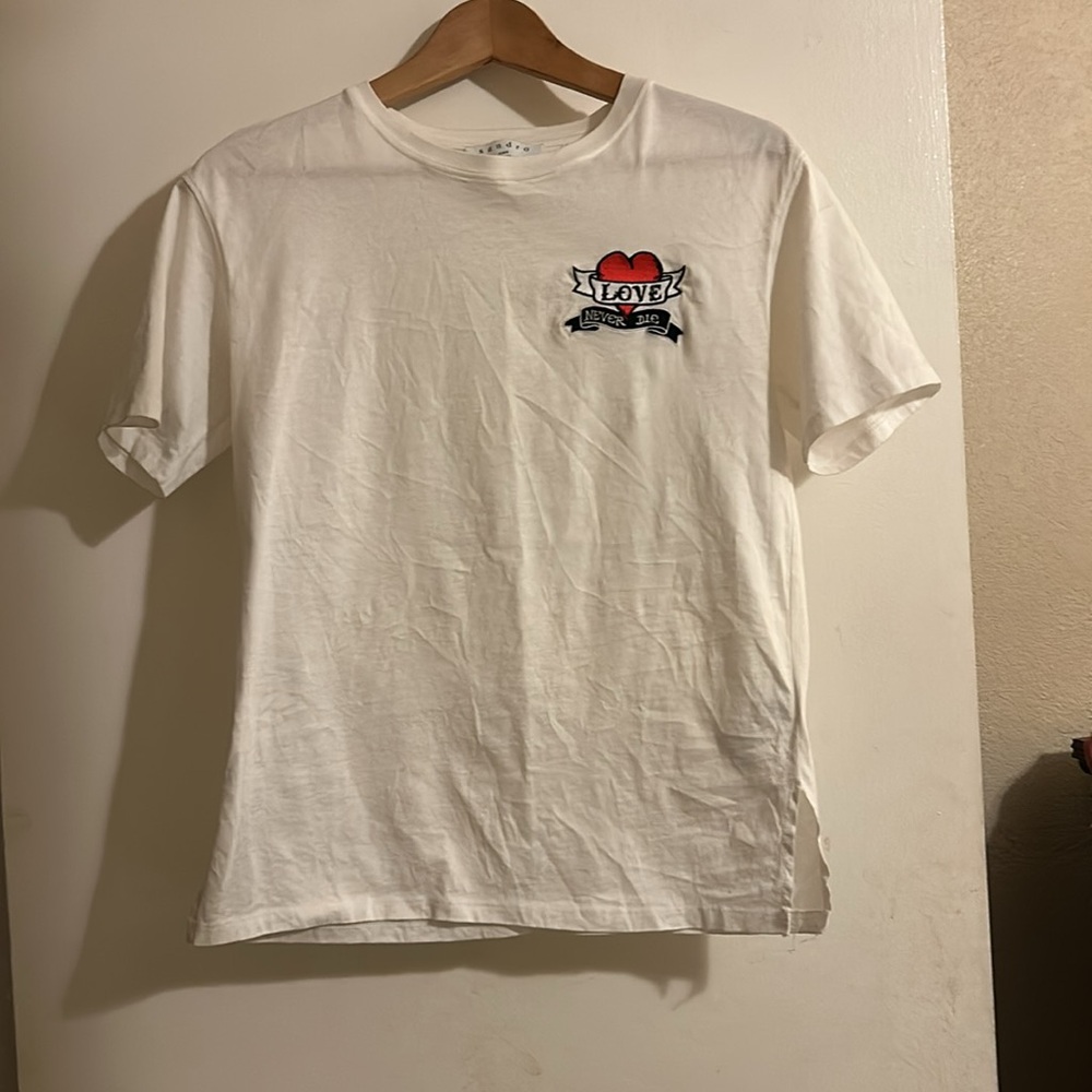 Sandro t-shirt size S                                   Love Never Die
